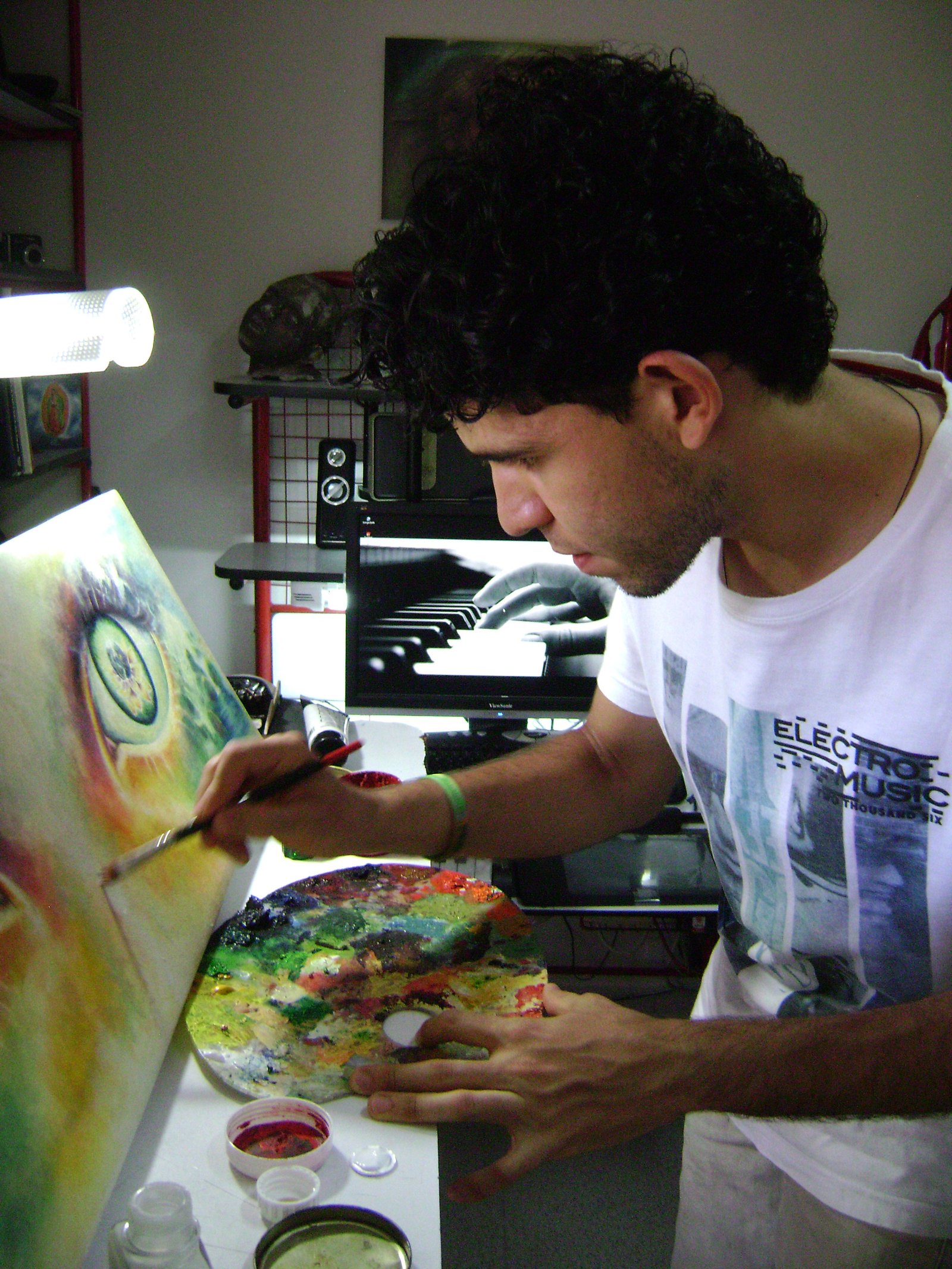 Hyperrealistic concept-art by MAURYARTE — Hyperrealistic concept-art by MAURYARTE — color wash exploration for the-eyes